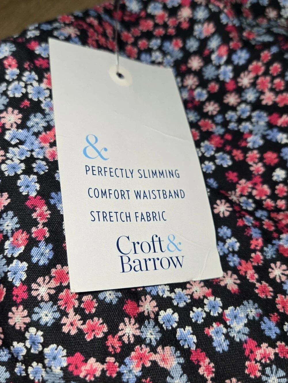 Croft & Barrow Black Floral Shorts with Pink & Blue Daisies Size 24W
